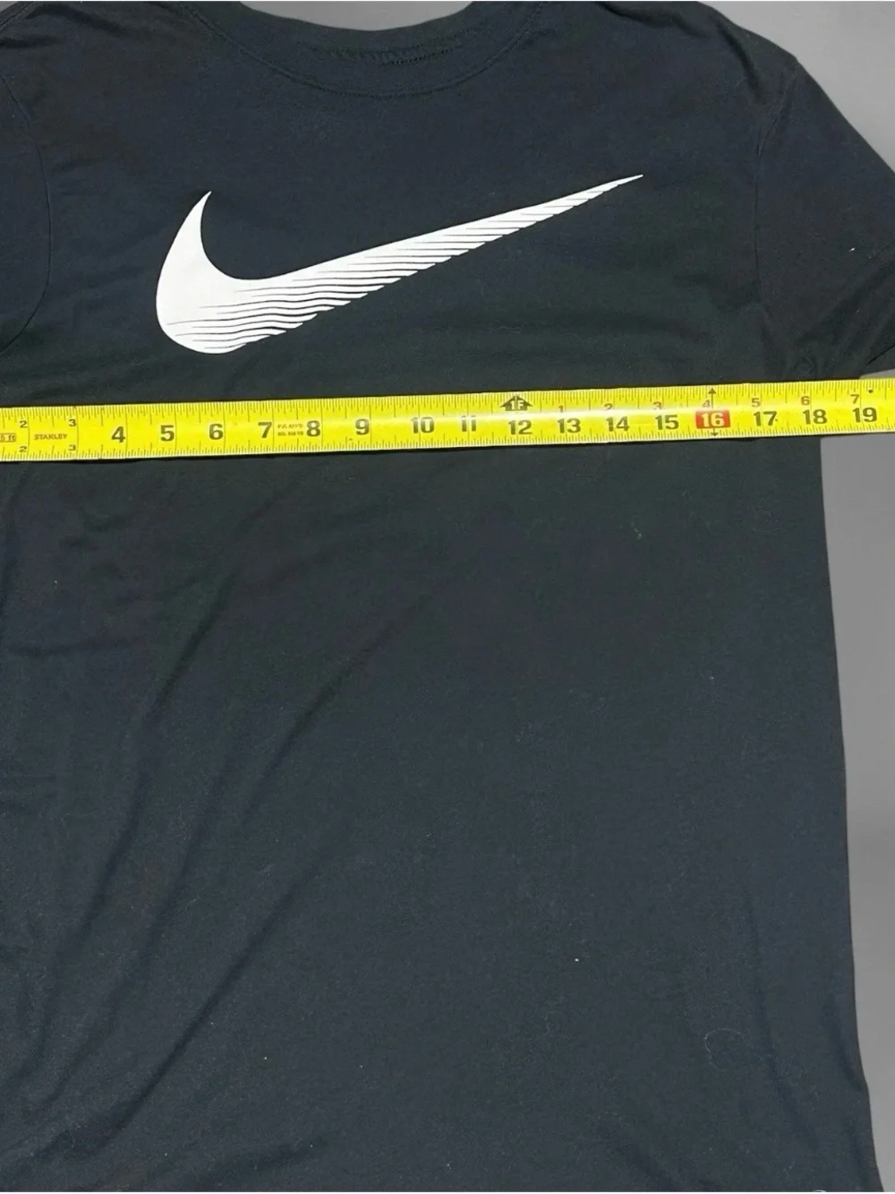 Nike Dri-FIT Swoosh Graphic Training T-Shirt Men’s Small Black